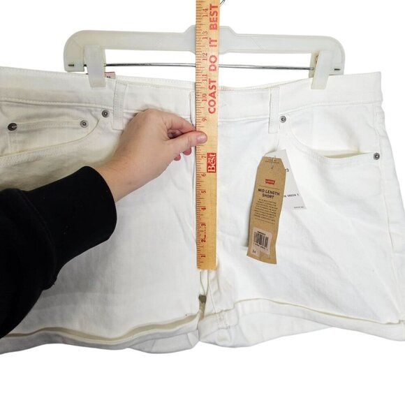 Levis Mid Length Womens White Denim Shorts Size 34 5-Pocket Casual Style - Picture 6 of 9